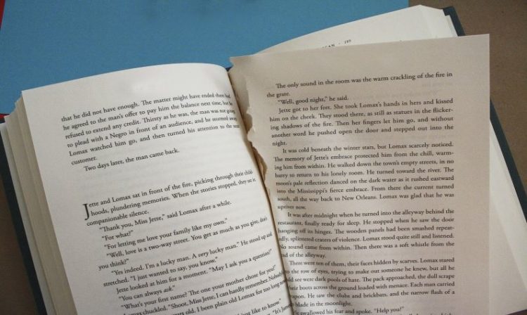 796 x 476 图书派对步骤 1 花环的图像。