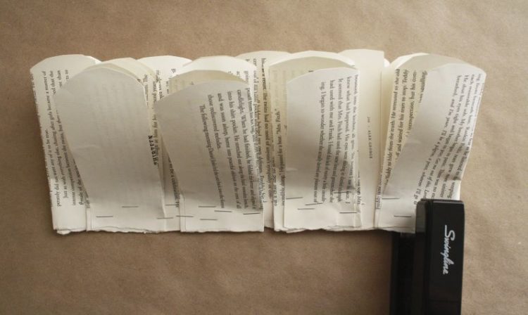 796 x 476 读书派对第 6 步书虫的图像。