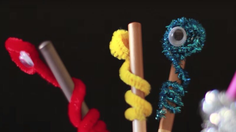 书呆子铅笔帽特征的图像