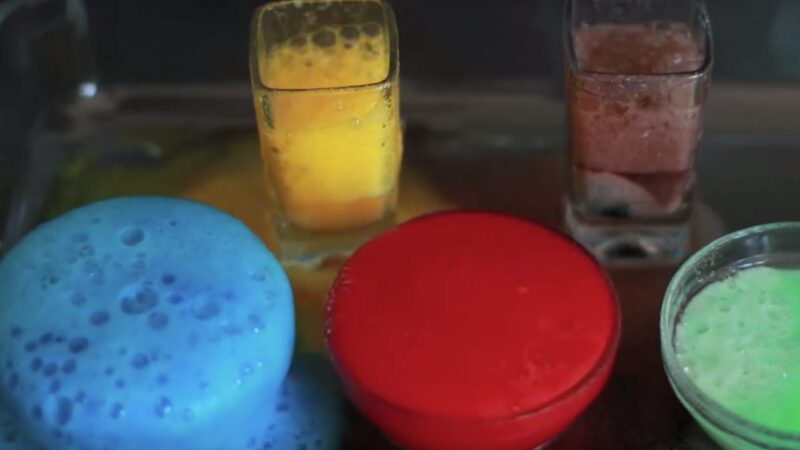 彩虹喷发特征的图像