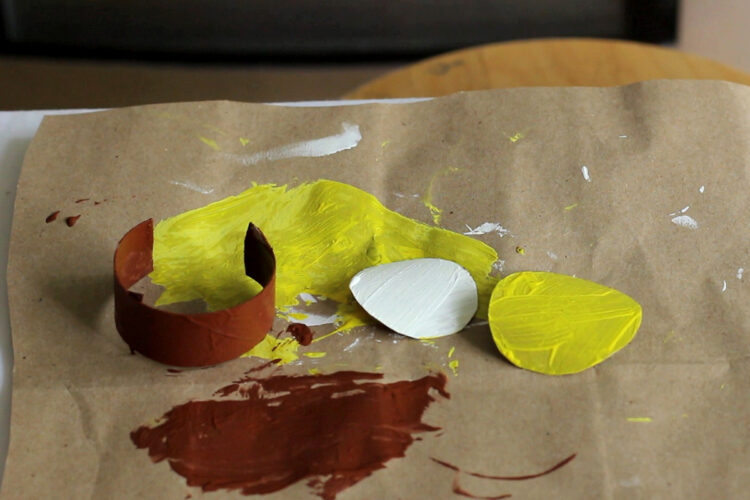 对所有涂漆部件进行成像，放在一边晾干。